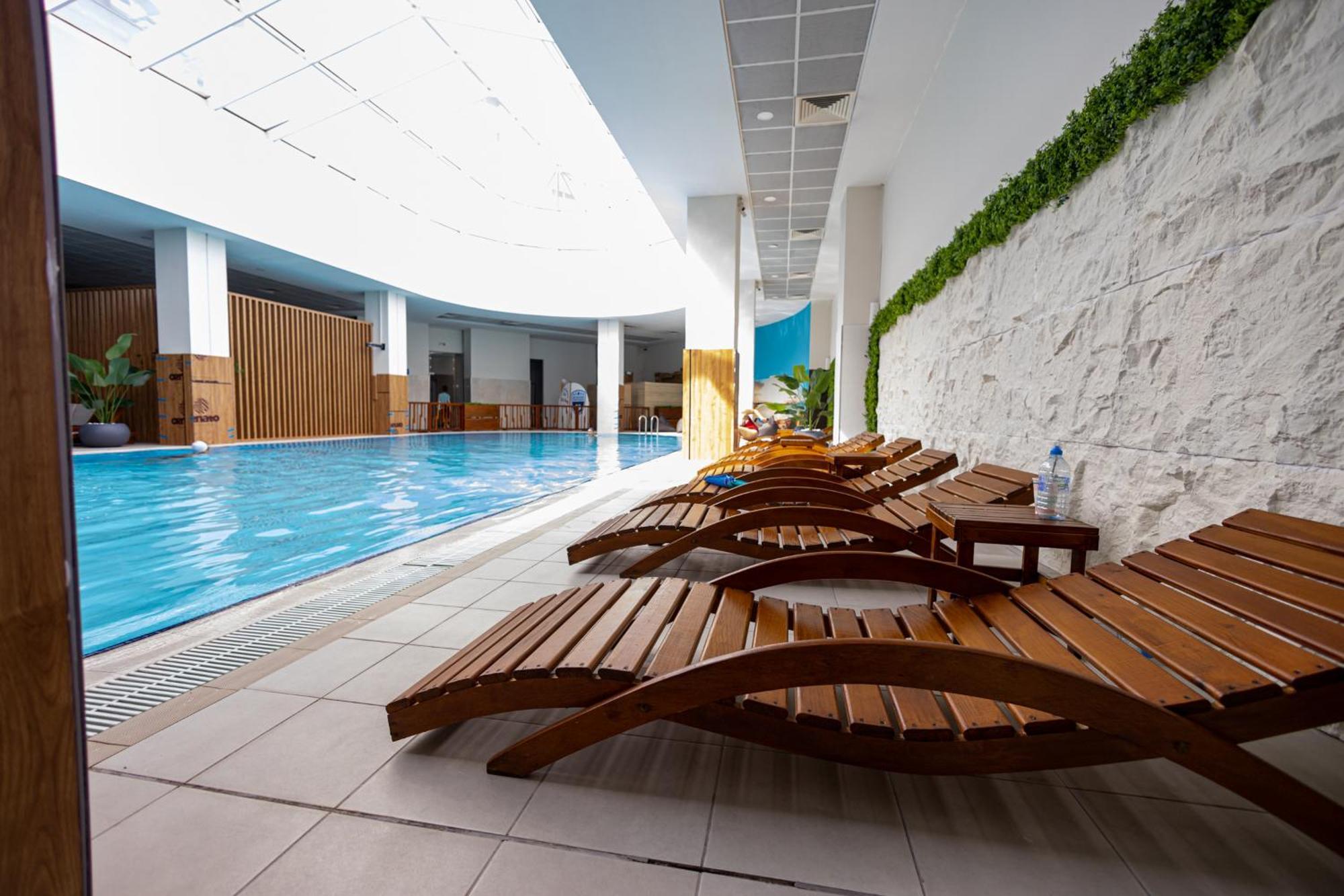 19Th & 18Th Floor Secure Apartments With Pool & Fitness & Parking Included In Price Skopje Exterior photo