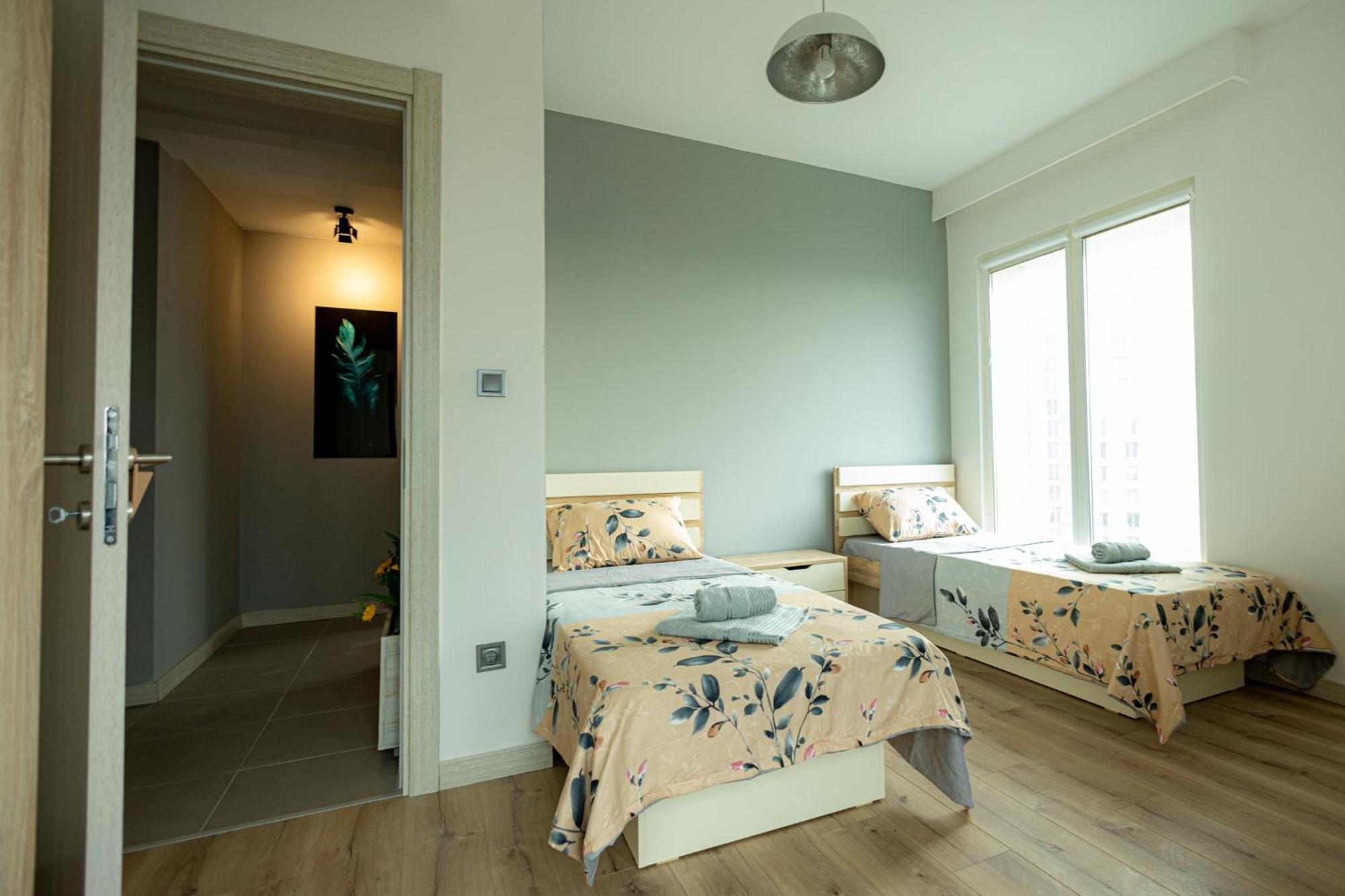 19Th & 18Th Floor Secure Apartments With Pool & Fitness & Parking Included In Price Skopje Exterior photo