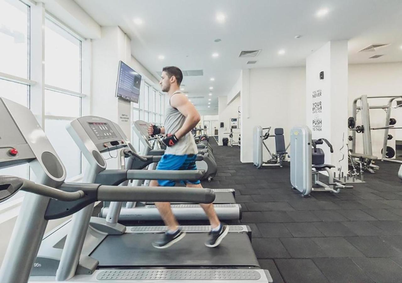 19Th & 18Th Floor Secure Apartments With Pool & Fitness & Parking Included In Price Skopje Exterior photo