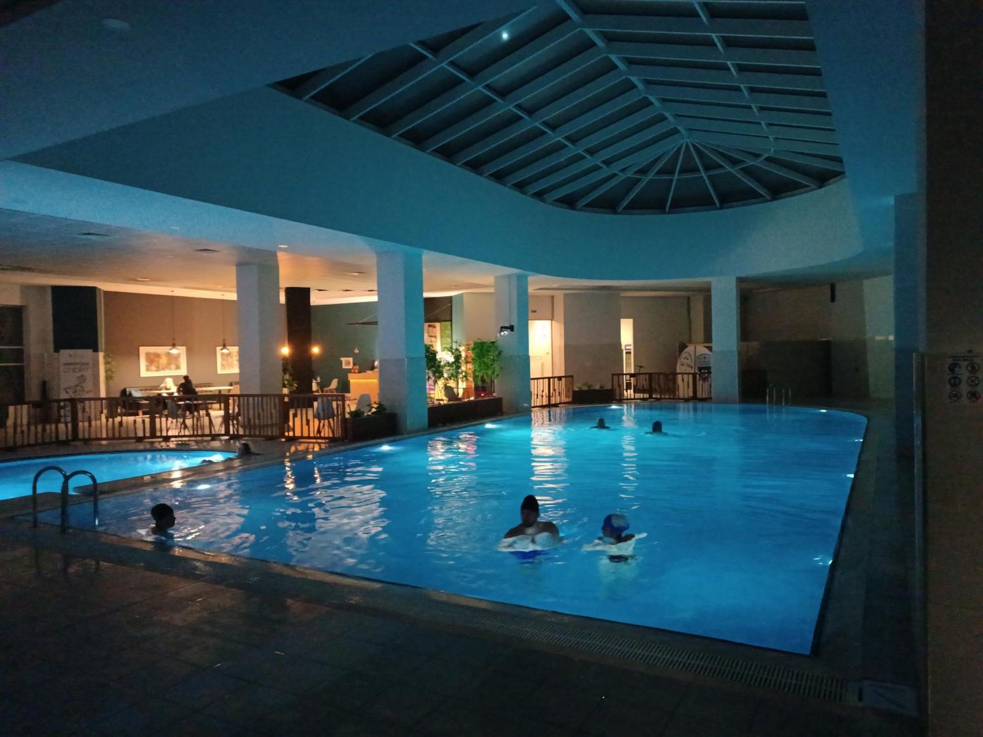 19Th & 18Th Floor Secure Apartments With Pool & Fitness & Parking Included In Price Skopje Exterior photo
