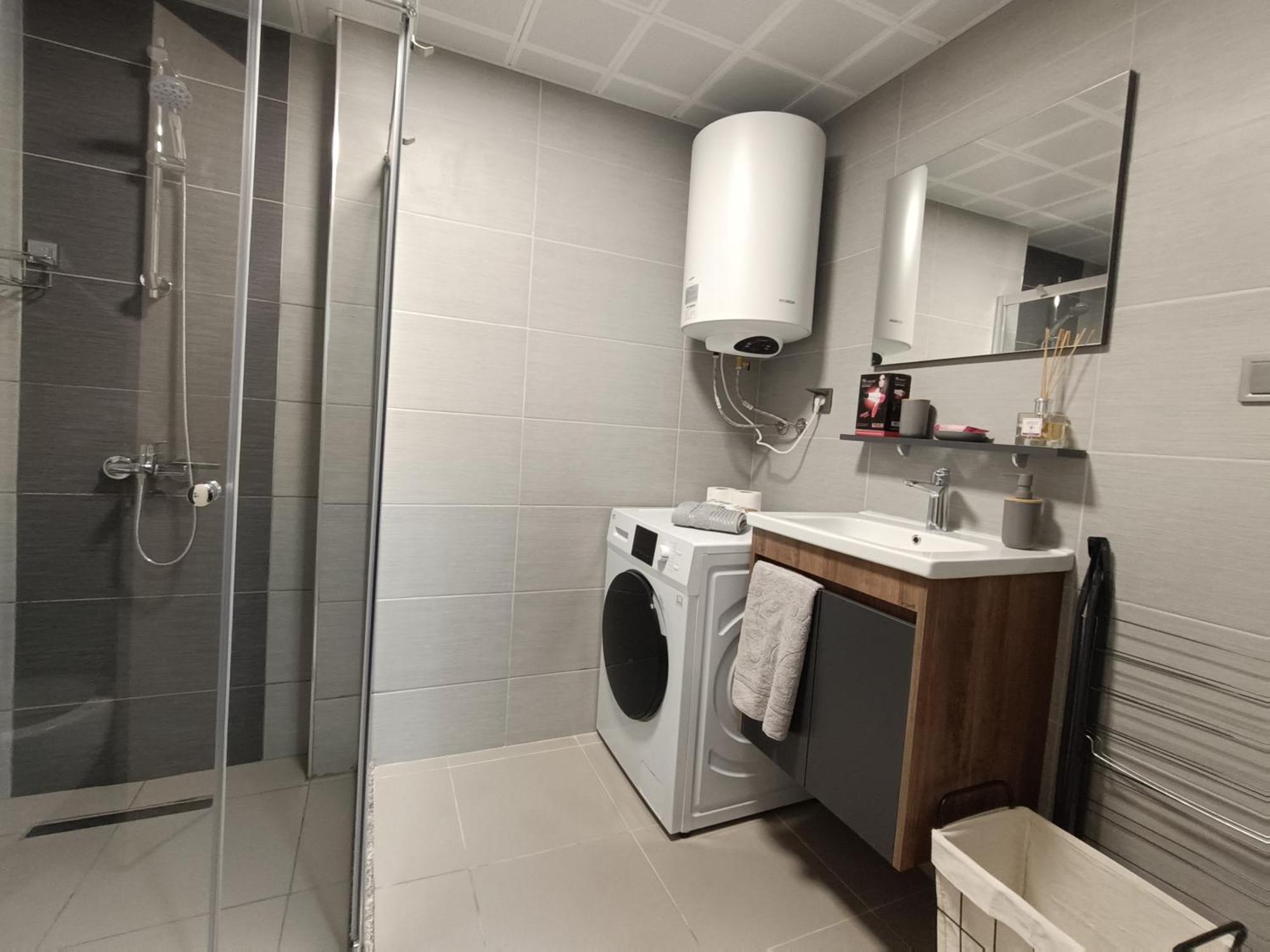 19Th & 18Th Floor Secure Apartments With Pool & Fitness & Parking Included In Price Skopje Exterior photo