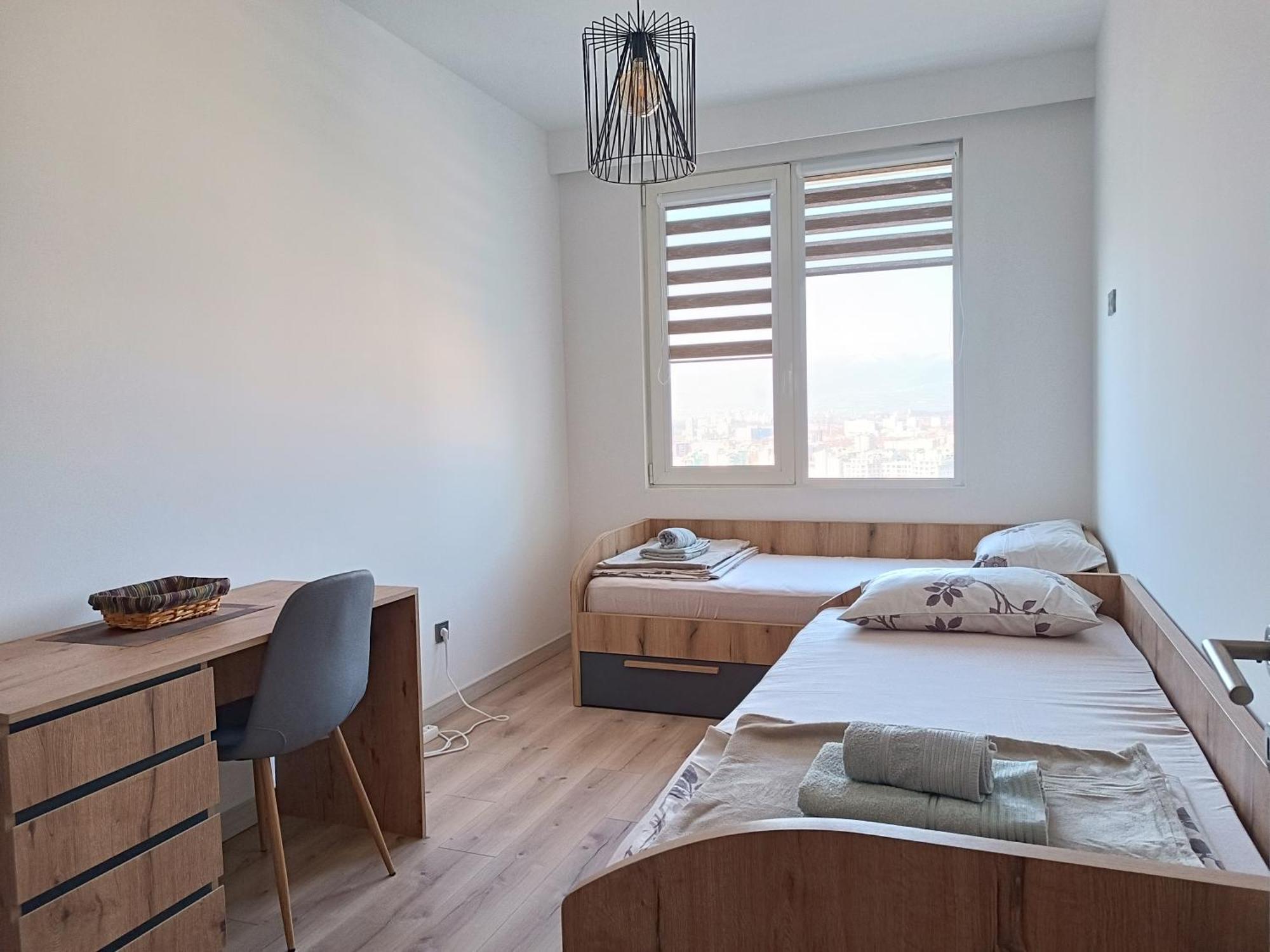 19Th & 18Th Floor Secure Apartments With Pool & Fitness & Parking Included In Price Skopje Exterior photo