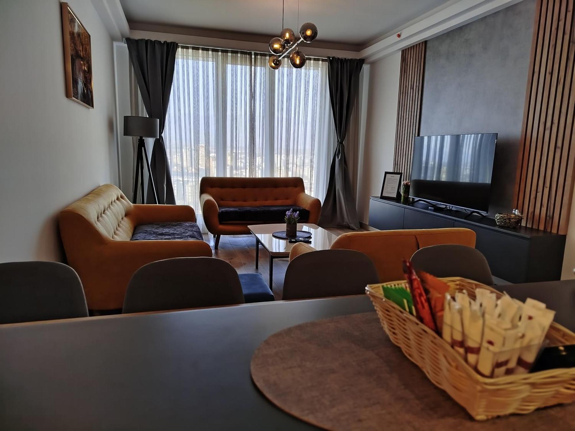19Th & 18Th Floor Secure Apartments With Pool & Fitness & Parking Included In Price Skopje Exterior photo
