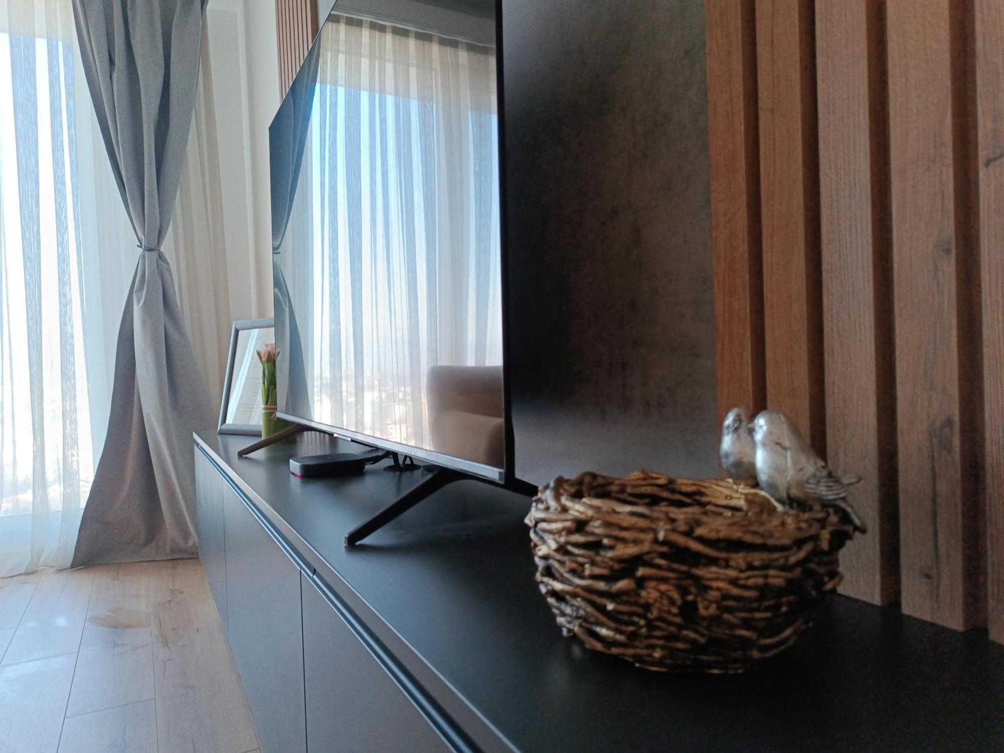 19Th & 18Th Floor Secure Apartments With Pool & Fitness & Parking Included In Price Skopje Exterior photo