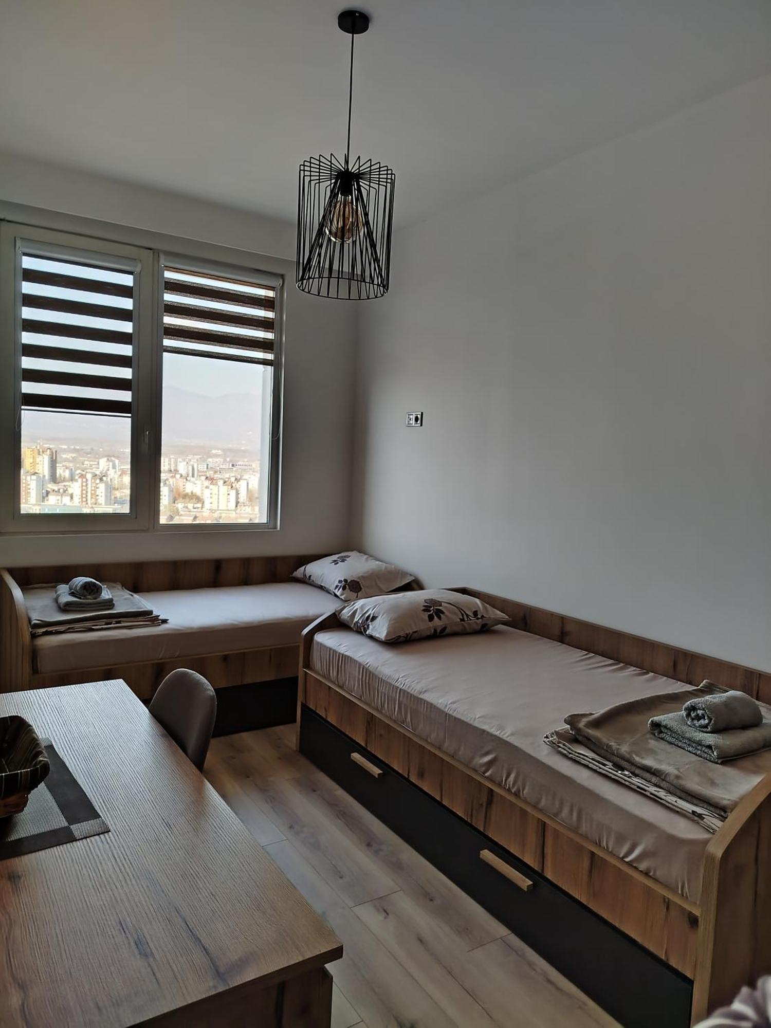 19Th & 18Th Floor Secure Apartments With Pool & Fitness & Parking Included In Price Skopje Exterior photo